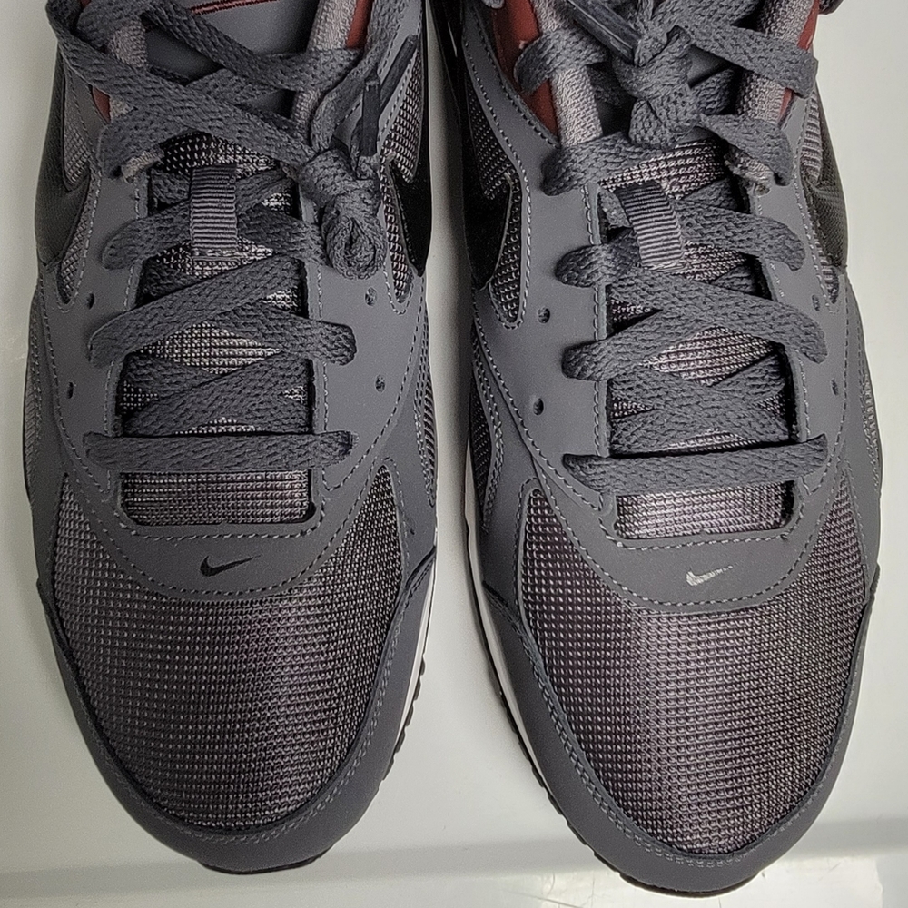 Never worn pair of Nike Air Max